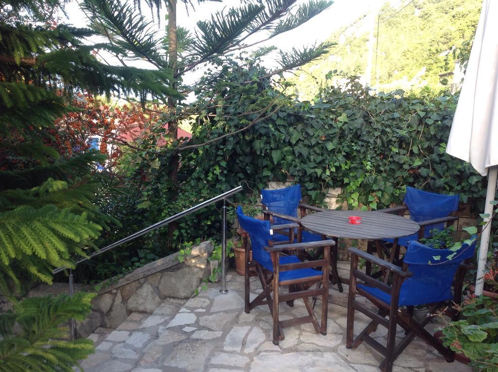 Hotel Nostos Frikes 외부 사진