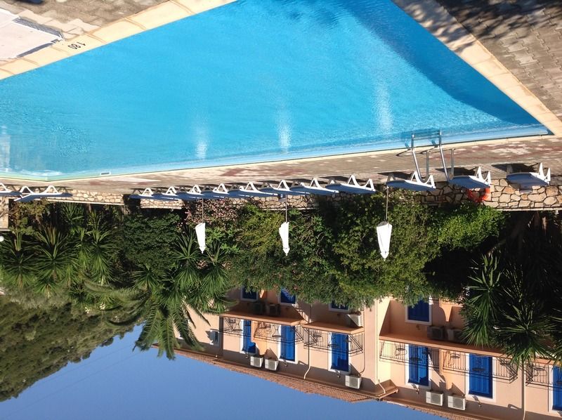 Hotel Nostos Frikes 외부 사진