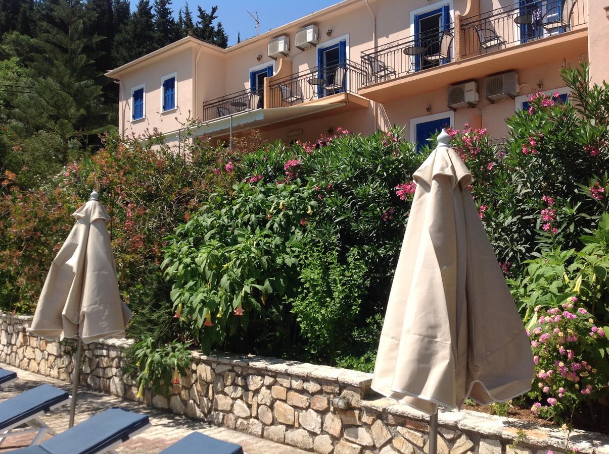 Hotel Nostos Frikes 외부 사진
