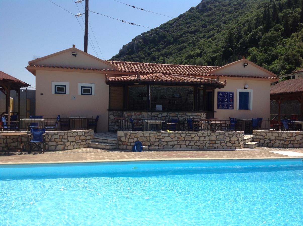 Hotel Nostos Frikes 외부 사진